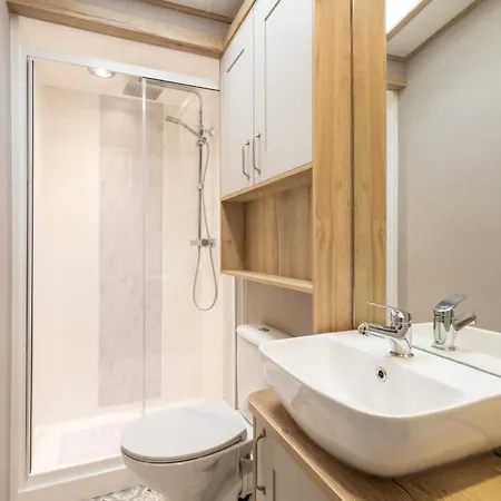 Host & - Fieldview Lodge, Ashdown Retreat בקתה פיקרינג