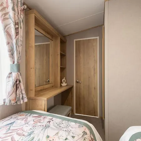 Host & - Fieldview Lodge, Ashdown Retreat * Pickering