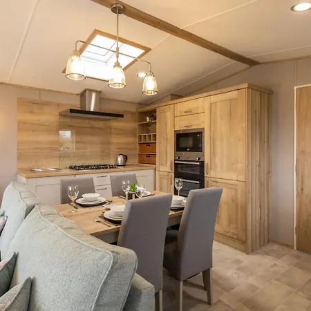 Шале Host & - Fieldview Lodge, Ashdown Retreat Пикеринг