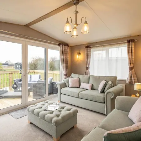 Host & - Fieldview Lodge, Ashdown Retreat Chalet *