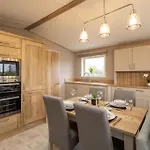 Host & - Fieldview Lodge, Ashdown Retreat Chalet *